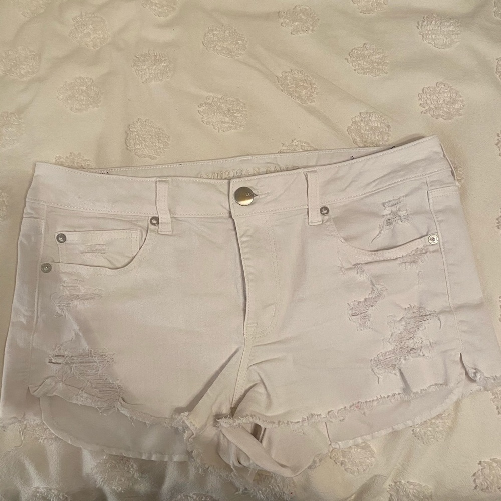 American Eagle super stretch white jean shorts